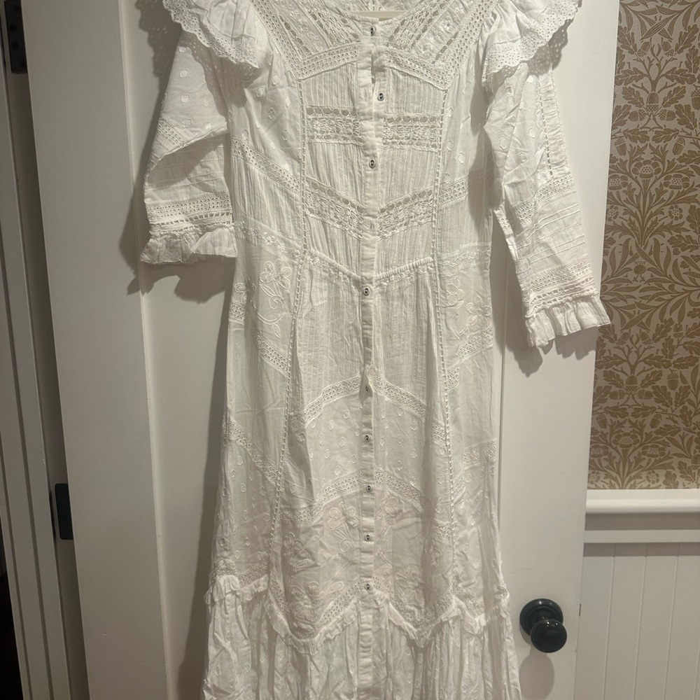 Elegant White Lace maxi Dress